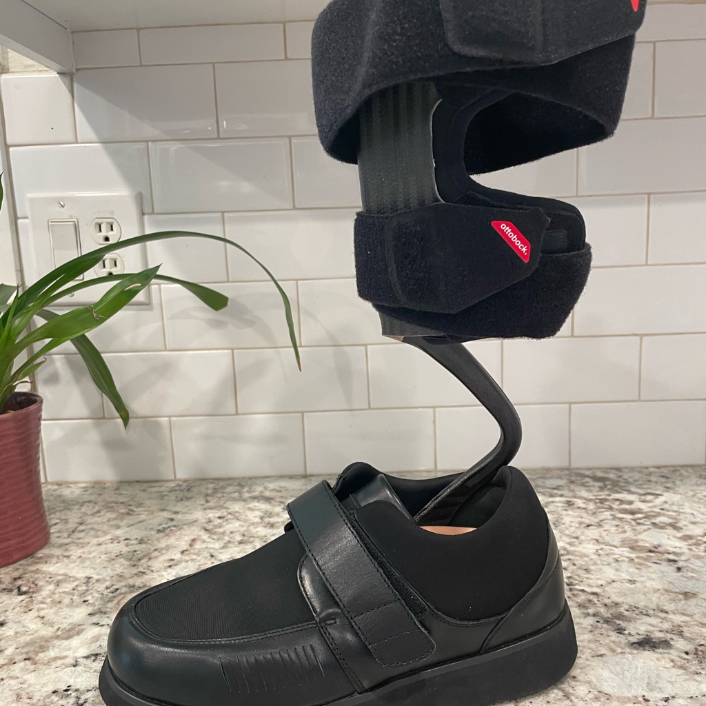 Black Carbon Fiber Ankle Brace Left With Shoes New Black Carbon Fiber Ankle Brace Left With Shoes New